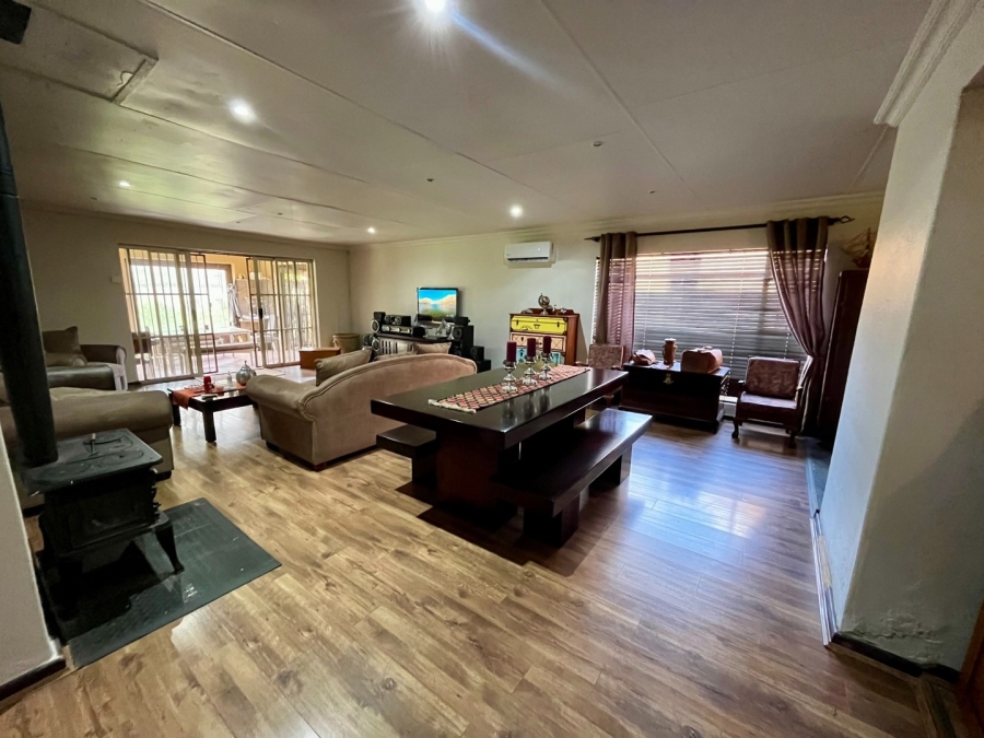 3 Bedroom Property for Sale in La Hoff North West